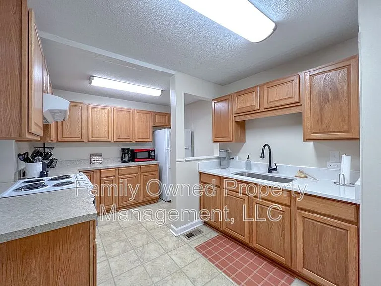 806B N Magnolia St — Photo 10