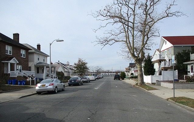 Exterior Neighborhood (street photo)