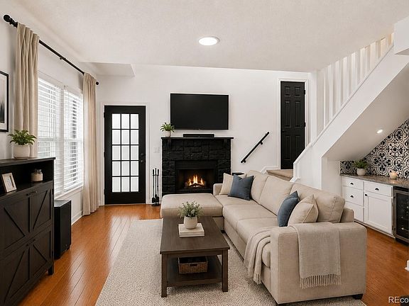 3rd image of 962 S Dearborn Way #12