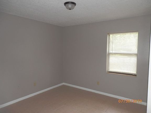 4th image of 114 Pointe South Dr