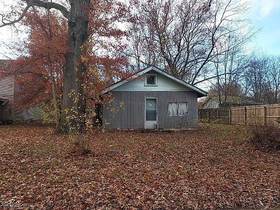 3rd image of 2020 Craig Dr