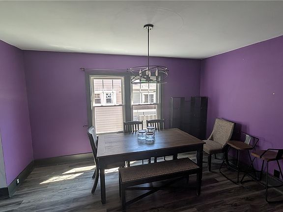 4th image of 251 Bank St