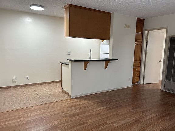 4th image of 901-905 Centennial St #905-01