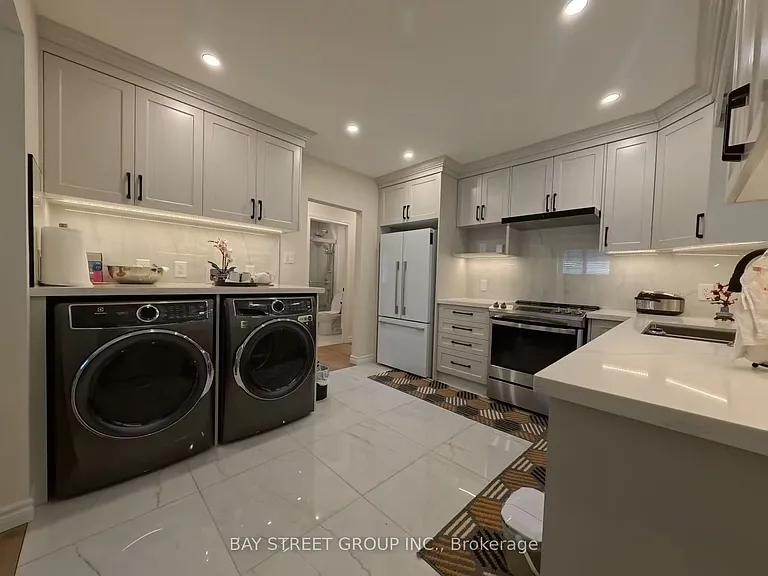 402 Osiris Dr — Photo 11