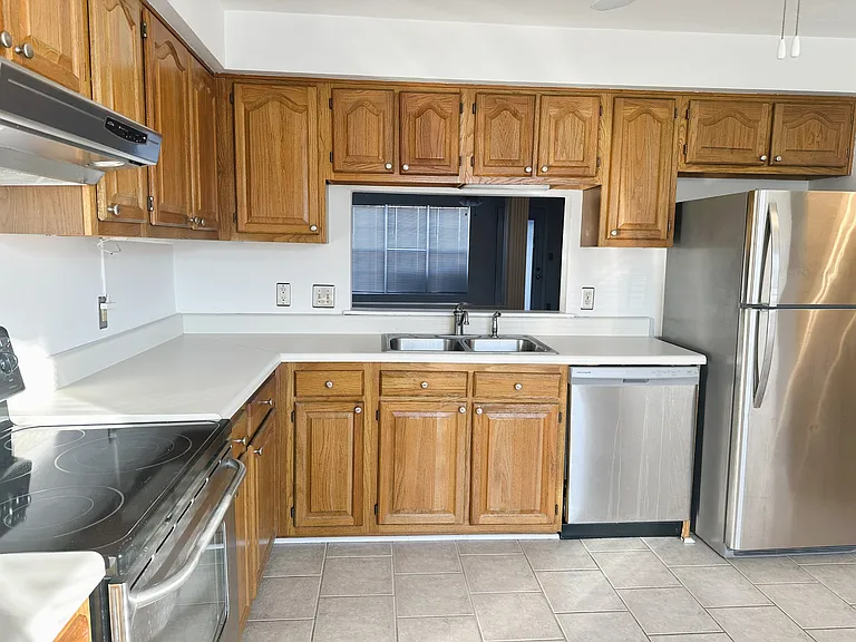 1812 Abbotsbury Way #1 — Photo 7