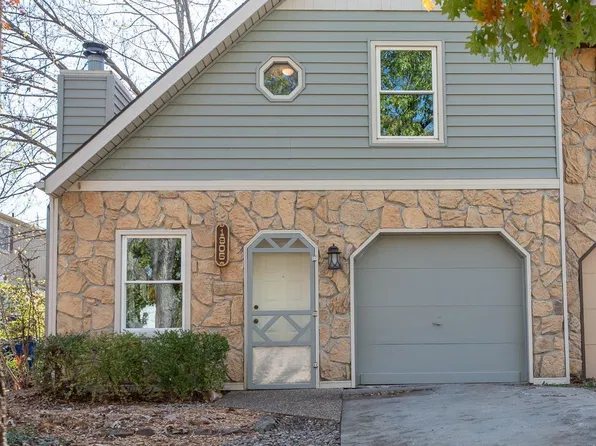 1905 W 3rd Ter, Lawrence, KS 66044