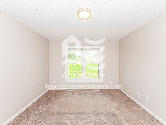 887869_005_main_bedroom_4.jpg