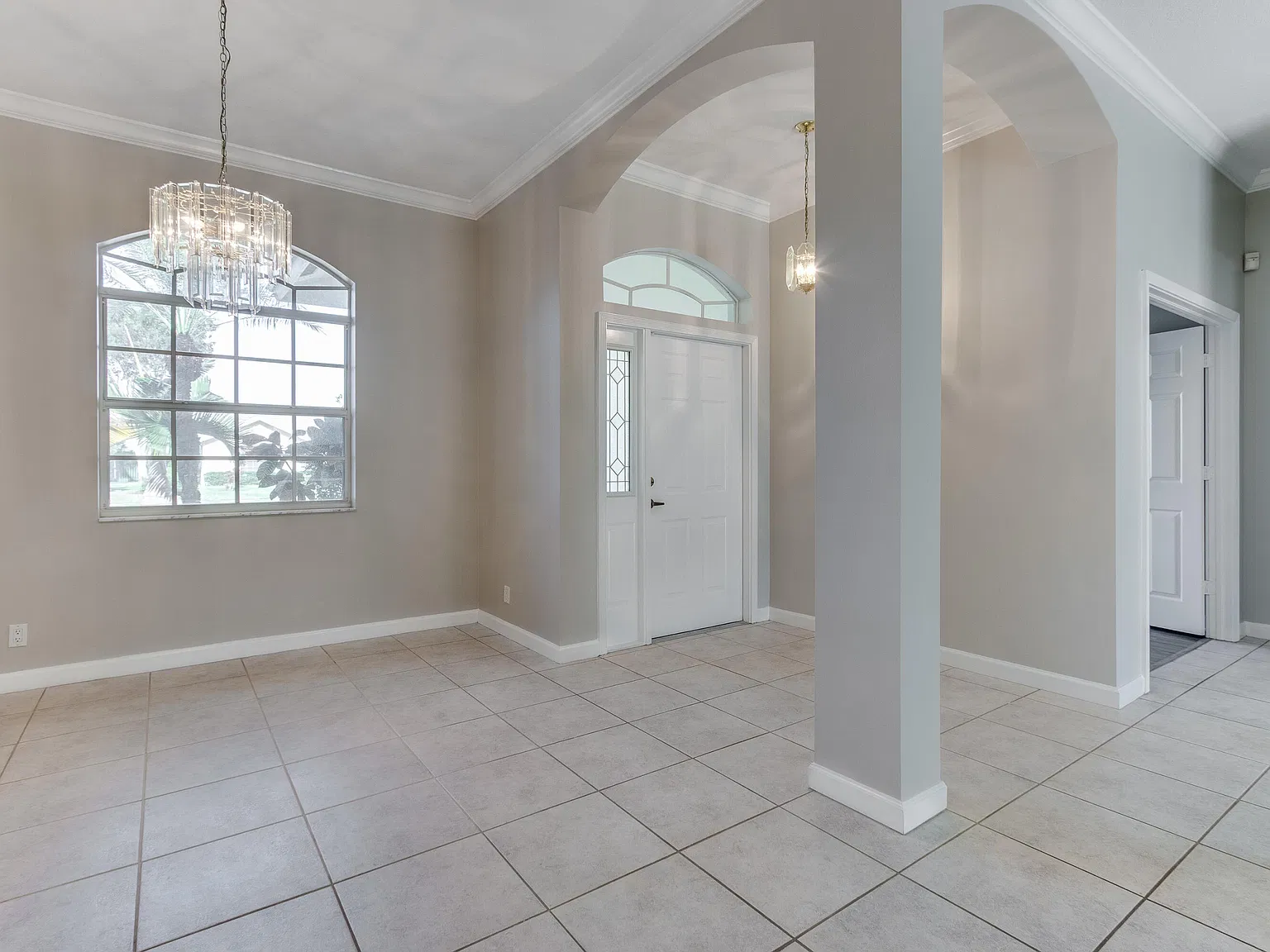 4 bed, 2.0 bath, 2178 sqft, $3,450 — Photo 2