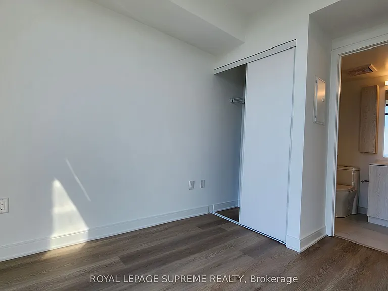 86 Dundas St E #1212 — Photo 16