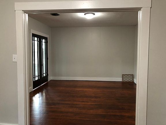 5th image of 119 W North St