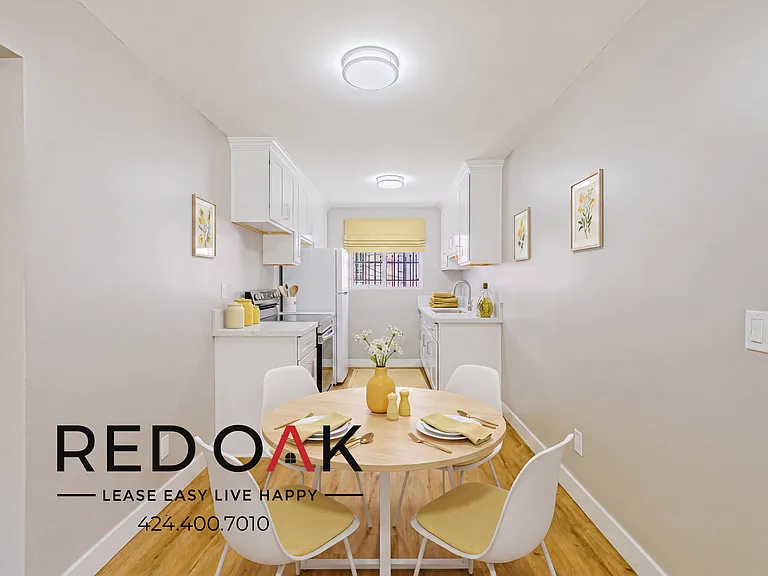 921 W 82nd St #2 — Photo 3