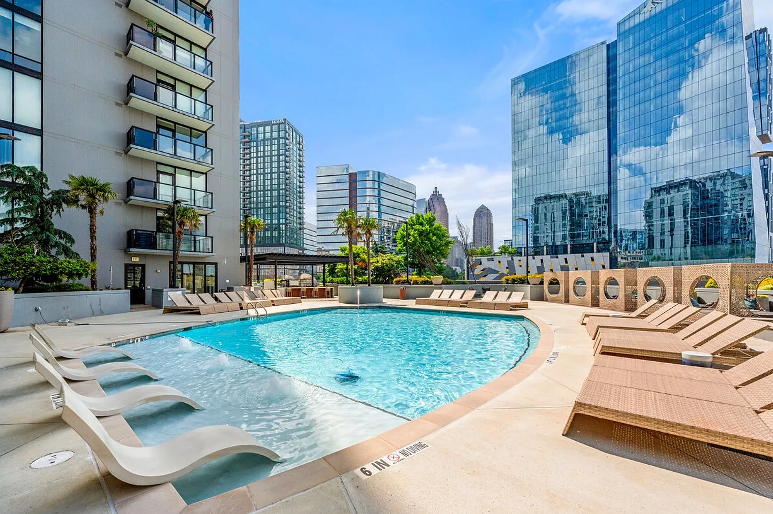 2 bed, 2.0 bath, $7,481 — Photo 2