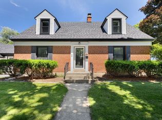 4 W Monroe St, Villa Park, IL 60181