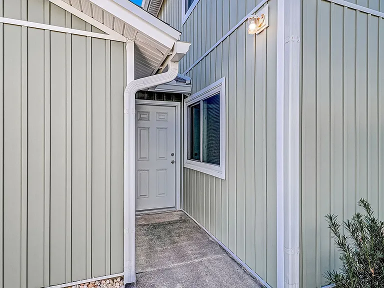 833 Mary St #B — Photo 2