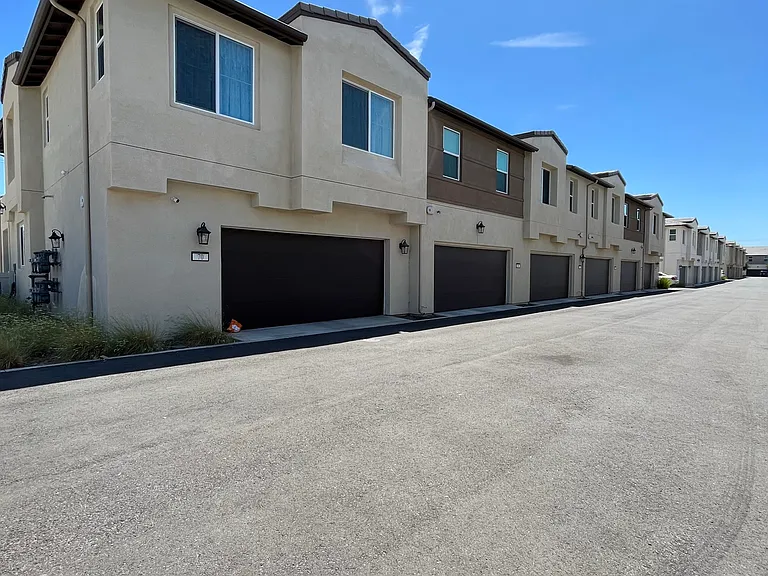 54 Harmony Dr — Photo 43