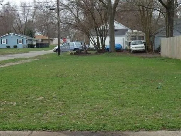 1601 Obrien St, South Bend, IN 46628