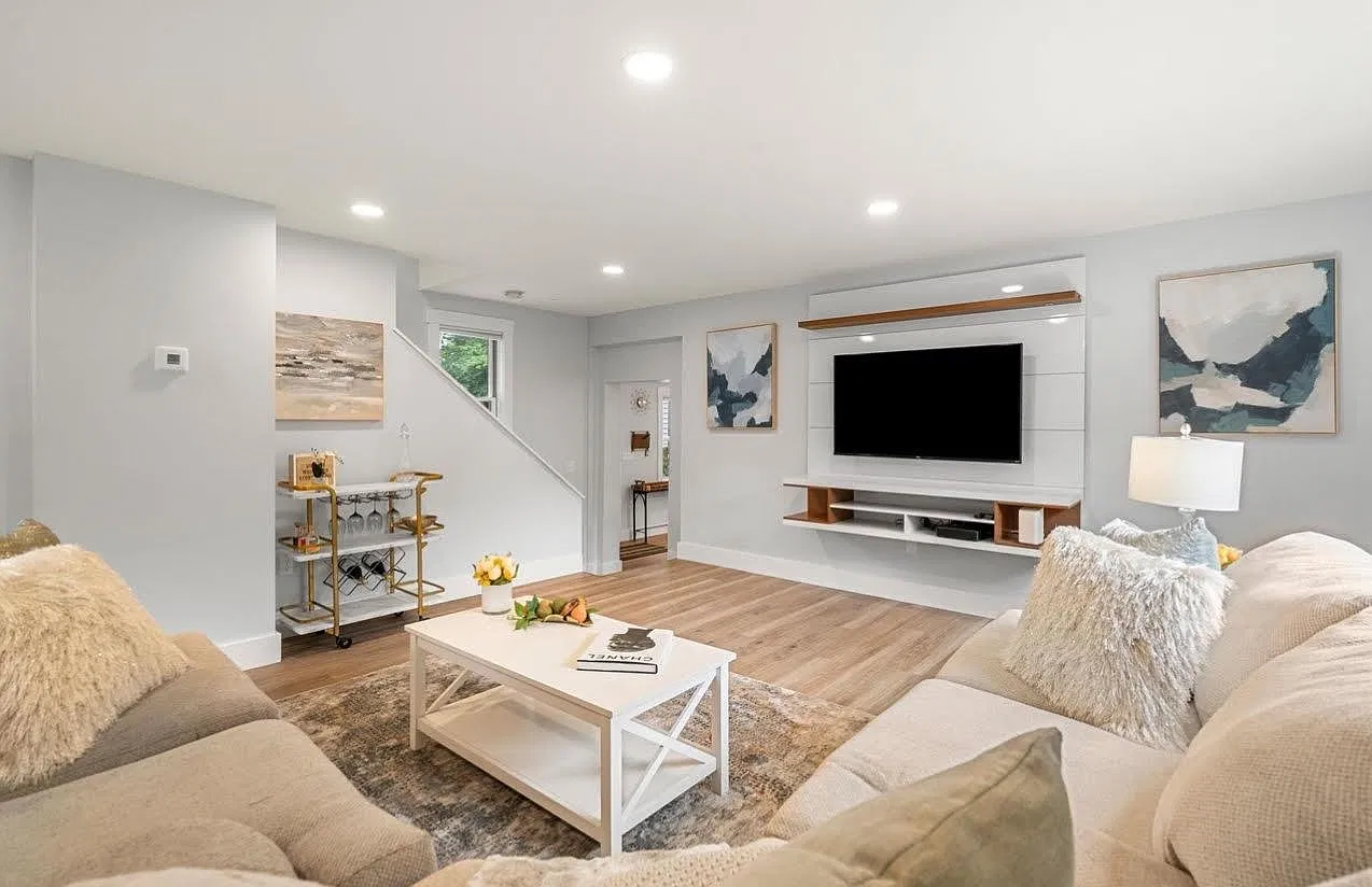 2 bed, 1.5 bath, 1249 sqft, $3,000 — Photo 1