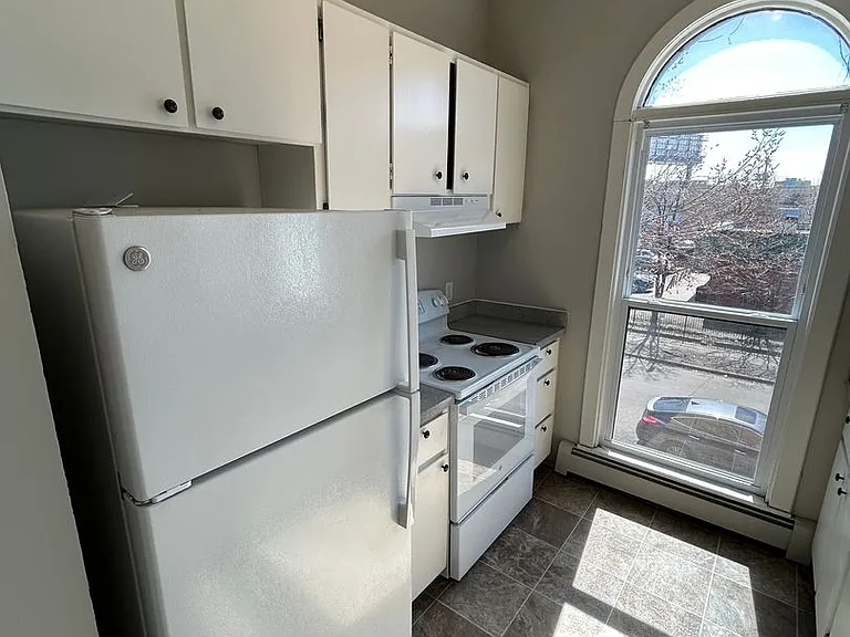 736 East 16th Street (New Town) — Photo 16