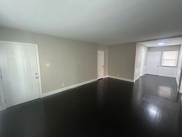 1323 S Highland Ave — Photo 3