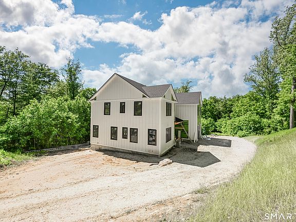 4th image of 10 Juniper Drive