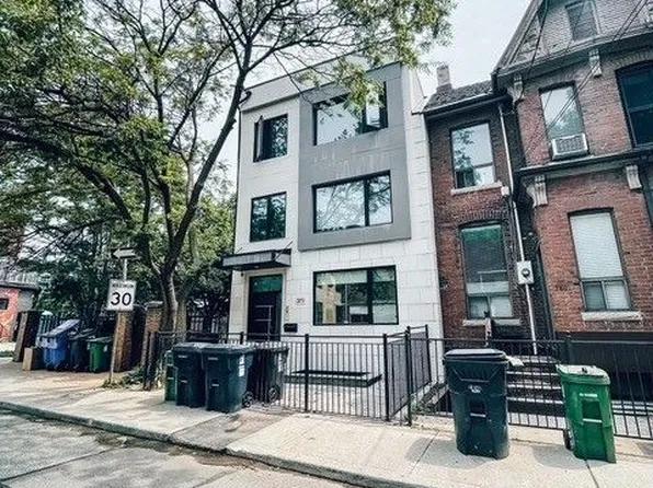 271 Ontario St #3, Toronto, ON M5A 2V6