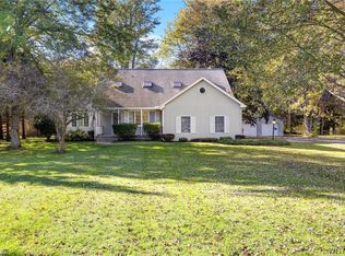 6920 Cedar St, Akron, NY 14001