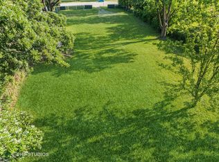 9517 W Central Rd, Des Plaines, IL 60016