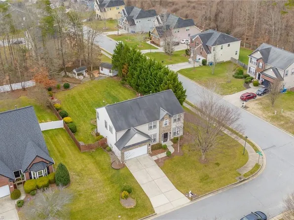 5200 Lager Ct, Mc Leansville, NC 27301