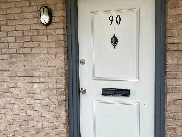Spacious 1 Bed 1 Bath — Photo 3