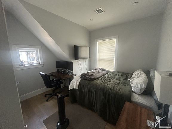5th image of 44 Fairbanks St #3