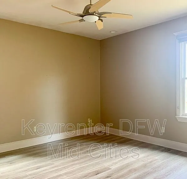 1905 S Henderson St — Photo 15