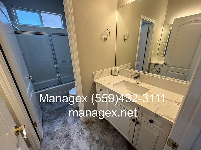 2175 Lester Ave — Photo 23