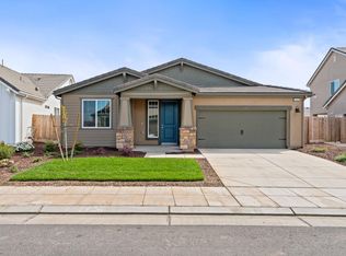 1237 S Cathedral Ct, Madera, CA 93636