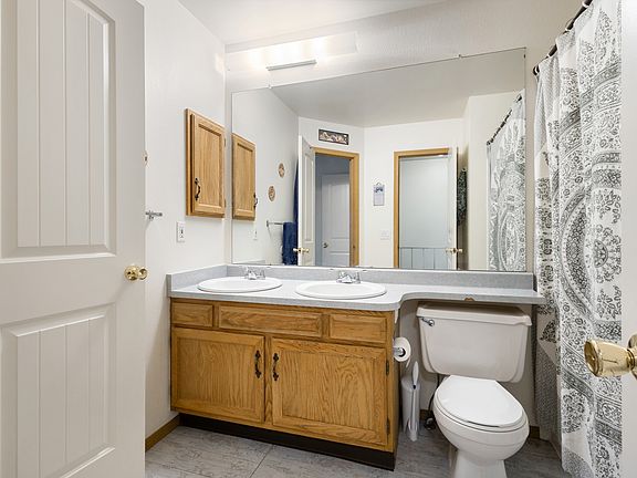 2nd image of 3556 Queen Anne Way