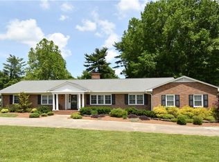 2323 Country Club Rd, Winston Salem, NC 27104