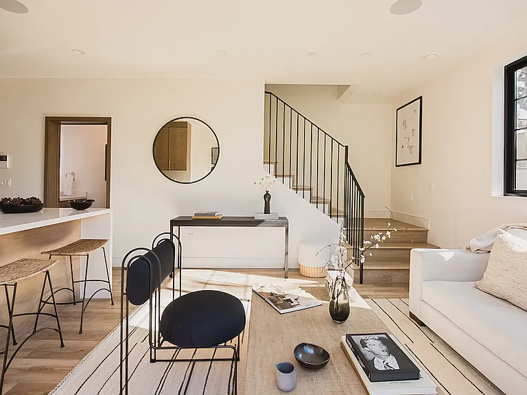 11024 Hortense St — Photo 13