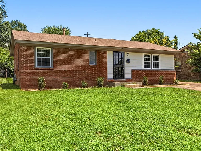 1262 S White Station Rd — Photo 2