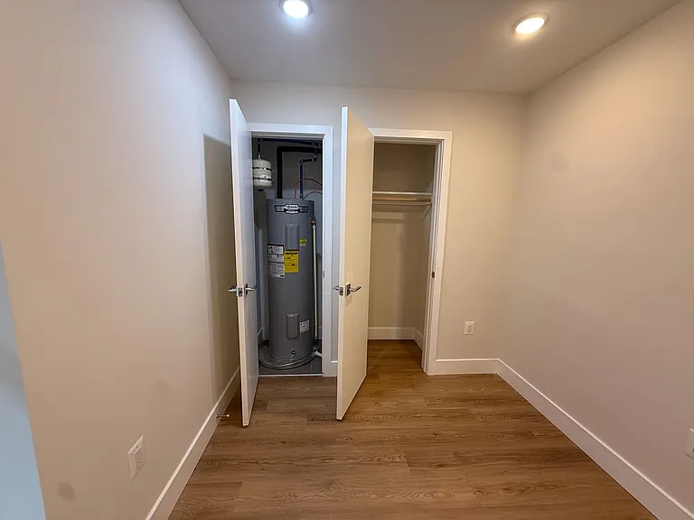 52nd Street Residences — Photo 53