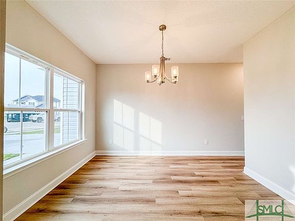 3rd image of 62 St. Johns Court NE