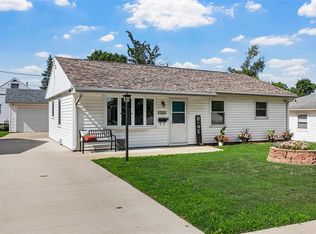 1140 31st St NE, Cedar Rapids, IA 52402