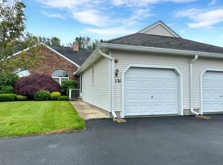 12-12 E Castle Hill Rd #E, Agawam, MA 01001