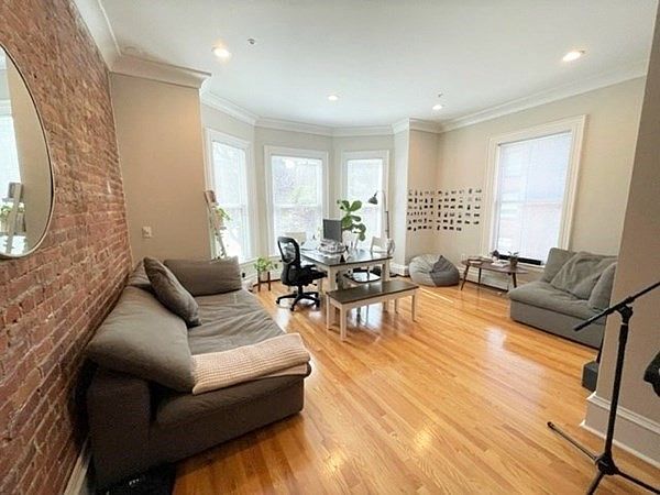 1st image of 31 Massachusetts Ave #2