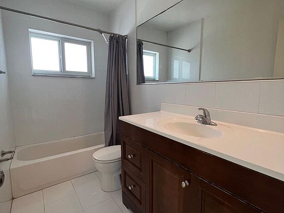 5th image of 1940 Biarritz Dr Unit 23-1940-23