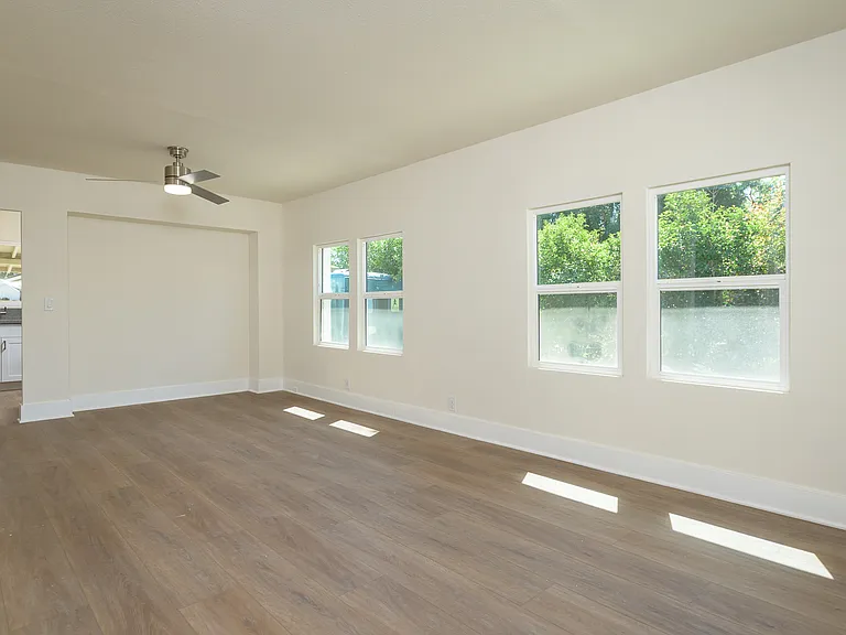 12652 Bradley Ave — Photo 21