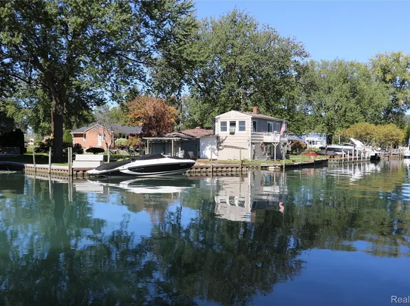 28685 Swan Island Dr, Grosse Ile, MI 48138