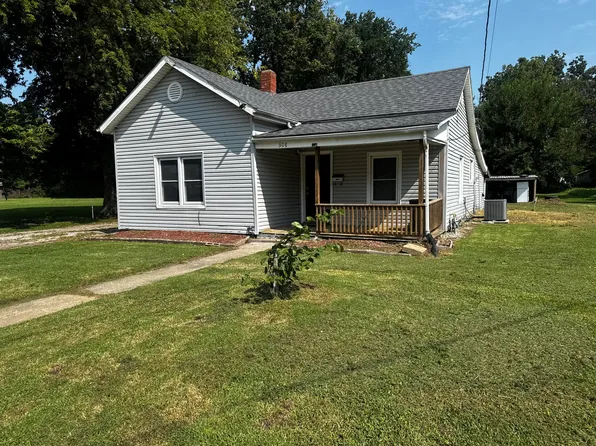308 E Summit St, Marshall, MO 65340