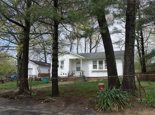 15 Classon Ave, Mastic, NY 11950