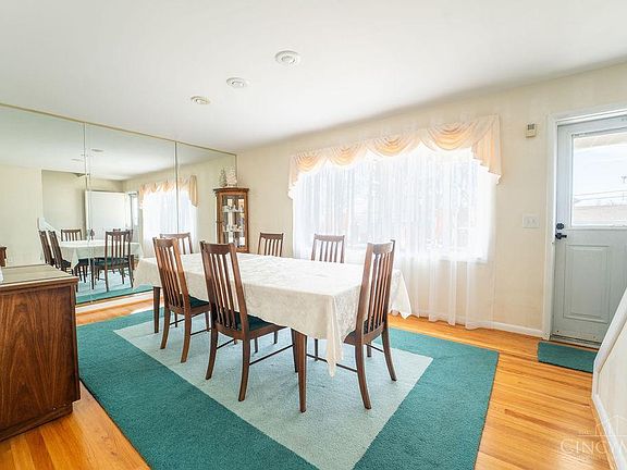 3rd image of 3323 Bellehaven Ct