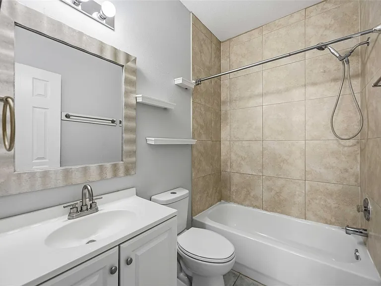 1029 Riverwood Dr — Photo 15