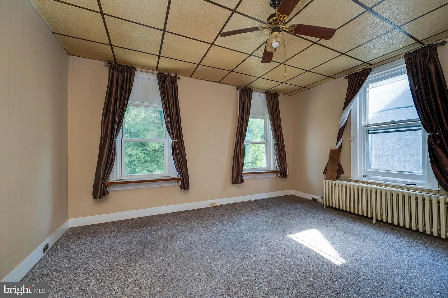 2 bed, 1.5 bath, 1000 sqft, $1,350 — Photo 2